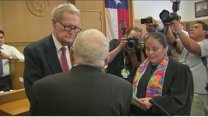 Zimbabwe's leader Robert Mugabe 'proposes to Barack Obama'