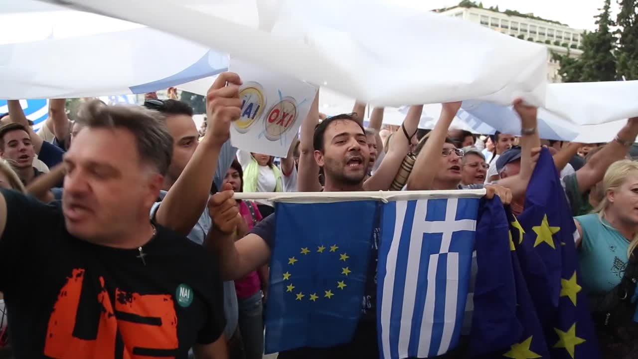 Tausende Griechen sagen „Ja“, aber findet das Referendum überhaupt statt?