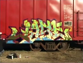 graffiti-dude fights street art-fag (gay beatdown)