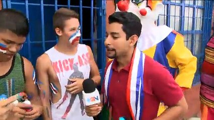 Carne asada, amigos y fútbol... Costa Rica está de fiesta