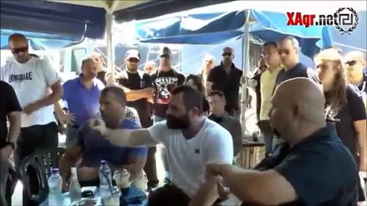 Χρυσή Αυγή υπέρ των Εφοπλιστών και του Κεφαλαίου.
