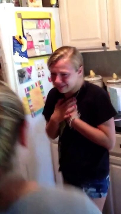 Surprise tickets to see Justin Bieber!  Best reaction EVER!