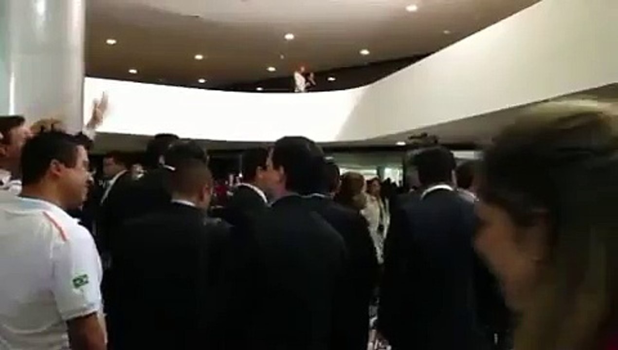 Política - 6/8