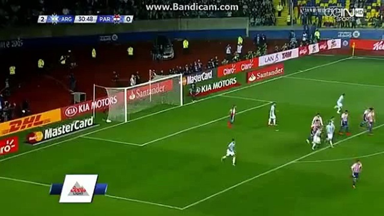 Messi Amazing Free Kick!!