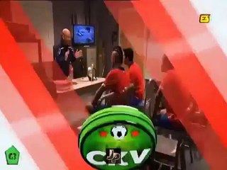 Parodia: 'Sampaoli' enseña a chilenos cómo levantar una copa