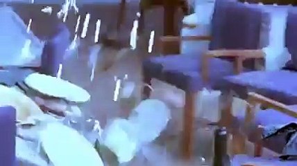 جہاز میں لوگوں کہ جسم کیسے کٹے،ایک خوفناک منظر / How the body cut in the plane, a terrible scene