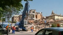 TERREMOTO IN DIRETTA TV SCOSSA IN EMILIA ROMAGNA terror !!!!