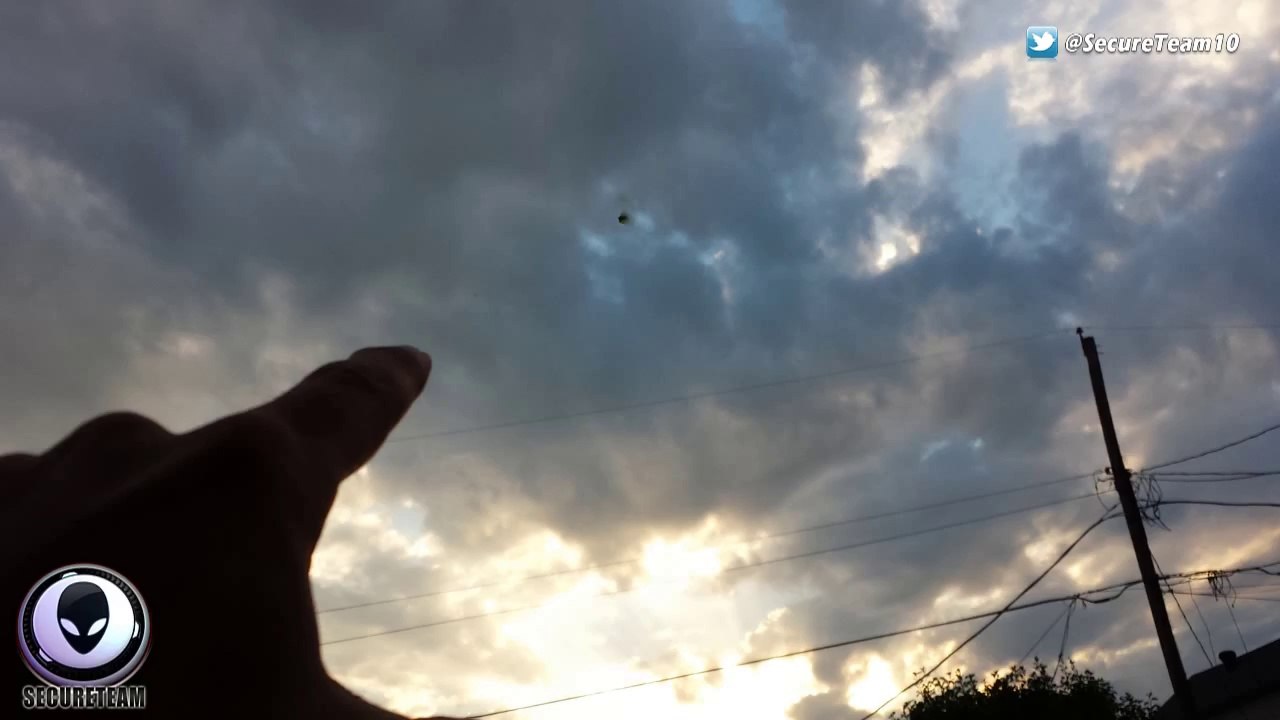 [MIND-BOGGLING] Black Portal  An Actual  Black Cube Alien UFO? Over Texas!
