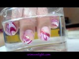 decora tus uñas con agua/Decorate your nails with water and enamel