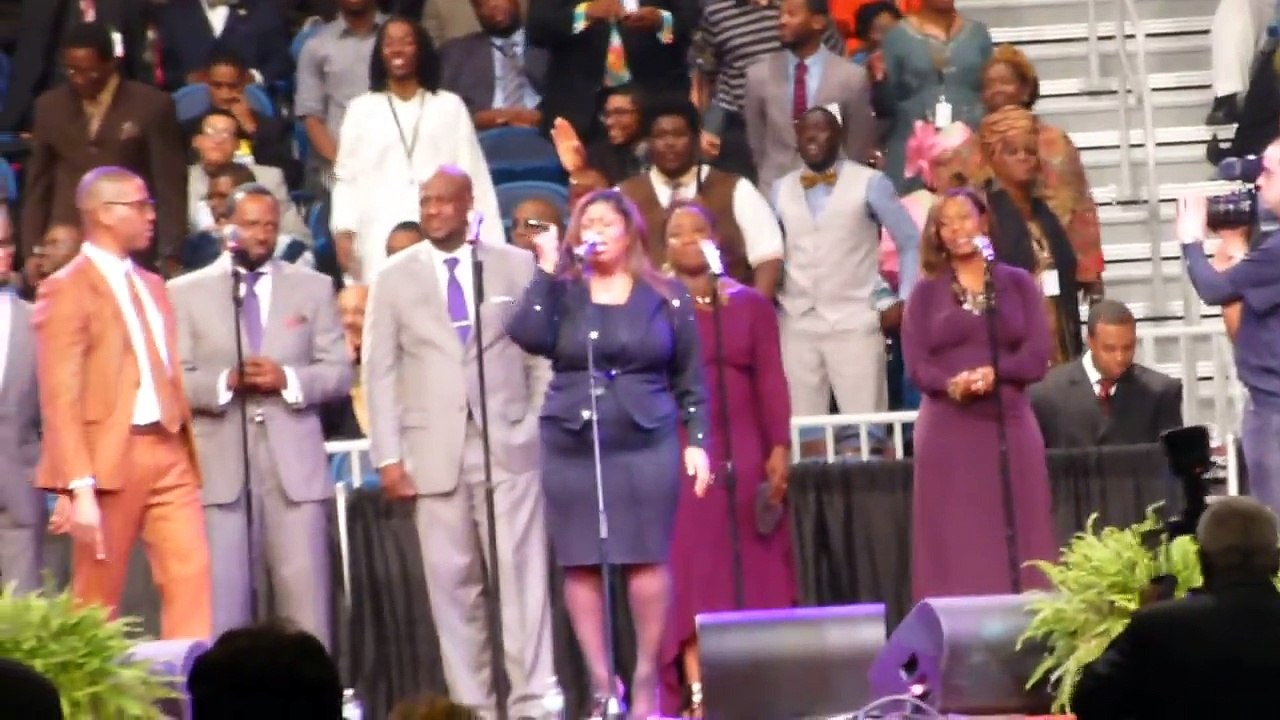 Donald Lawrence w/ Kim Burrell - Bless Me @ 105th COGIC Holy Convocation