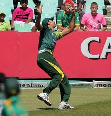 Hilarious Moment: Mohammad Irfan's Funny Catch vs South Africa 😂