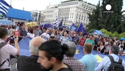 همه پرسی مردم در یونان را دو دسته کرده است