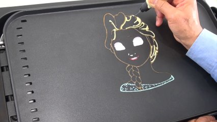 Elle refait Elsa de Frozen en Pancake Art - Elsa (Frozen) by Tiger Tomato