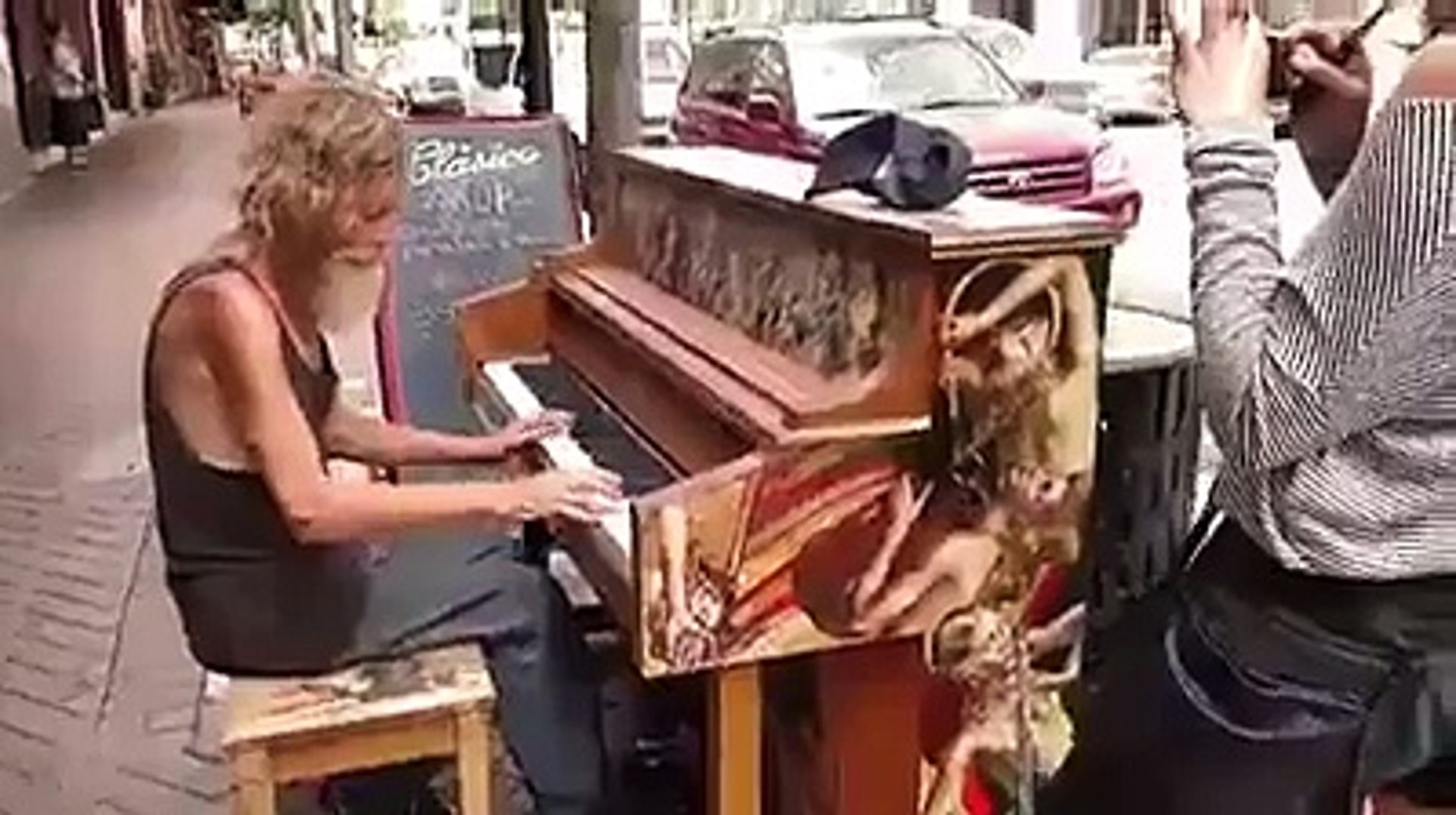 Ce SDF est aussi un surdoué de piano. Talent de rue - Vidéo Dailymotion
