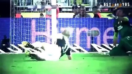 Best Goalkeeper in The World ! Fernando Muslera ! Best Saves ! Awesome Player
