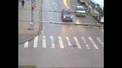 Un piéton (très, très) chanceux