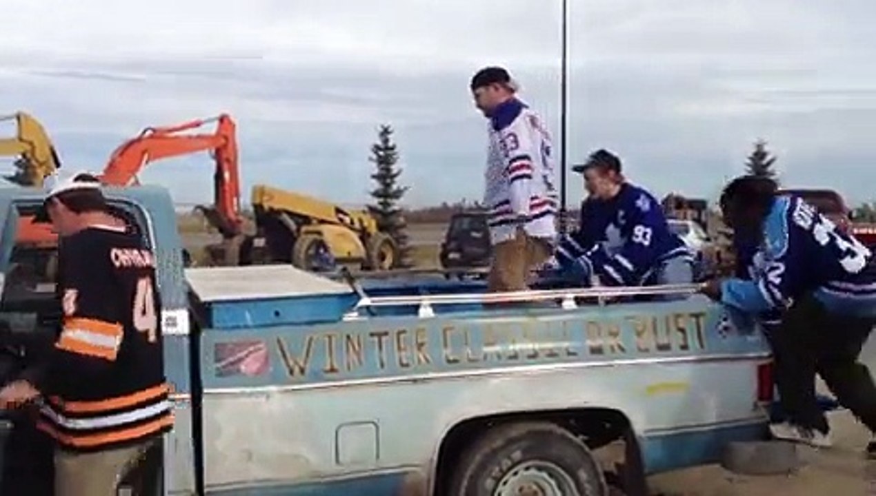 Dev Dozer Pikapı Ezdi Geçti