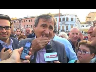 BAGNO DI FOLLA CON I CITTADINI