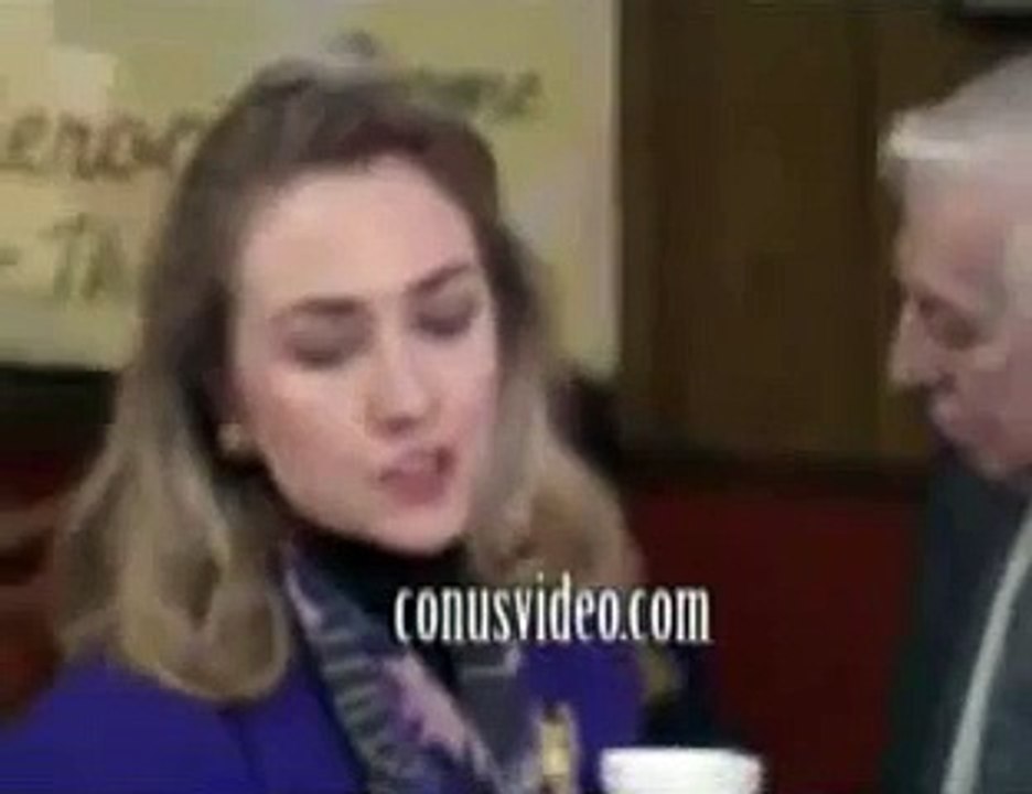Hillary Clinton Bake Cookies 1992 ElectionWallDotOrg.flv