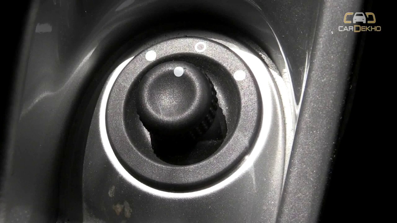 How to Adjust Side Mirror in Renault Duster - CarDekho.com
