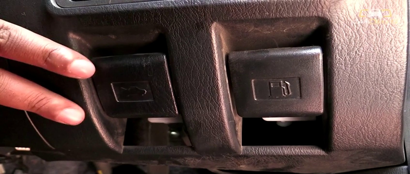 How to Open Bonnet in Toyota Fortuner - CarDekho.com