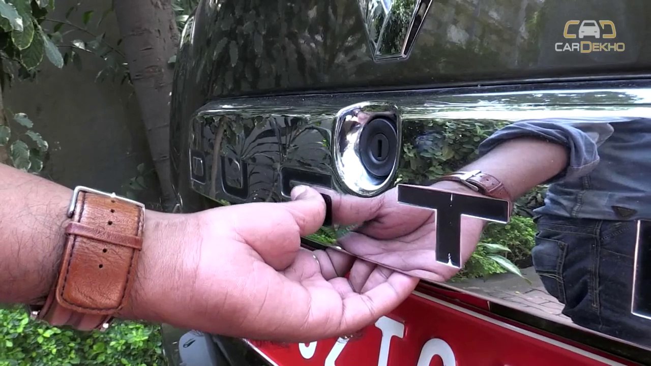 How to Open Boot in Renault Duster - CarDekho.com