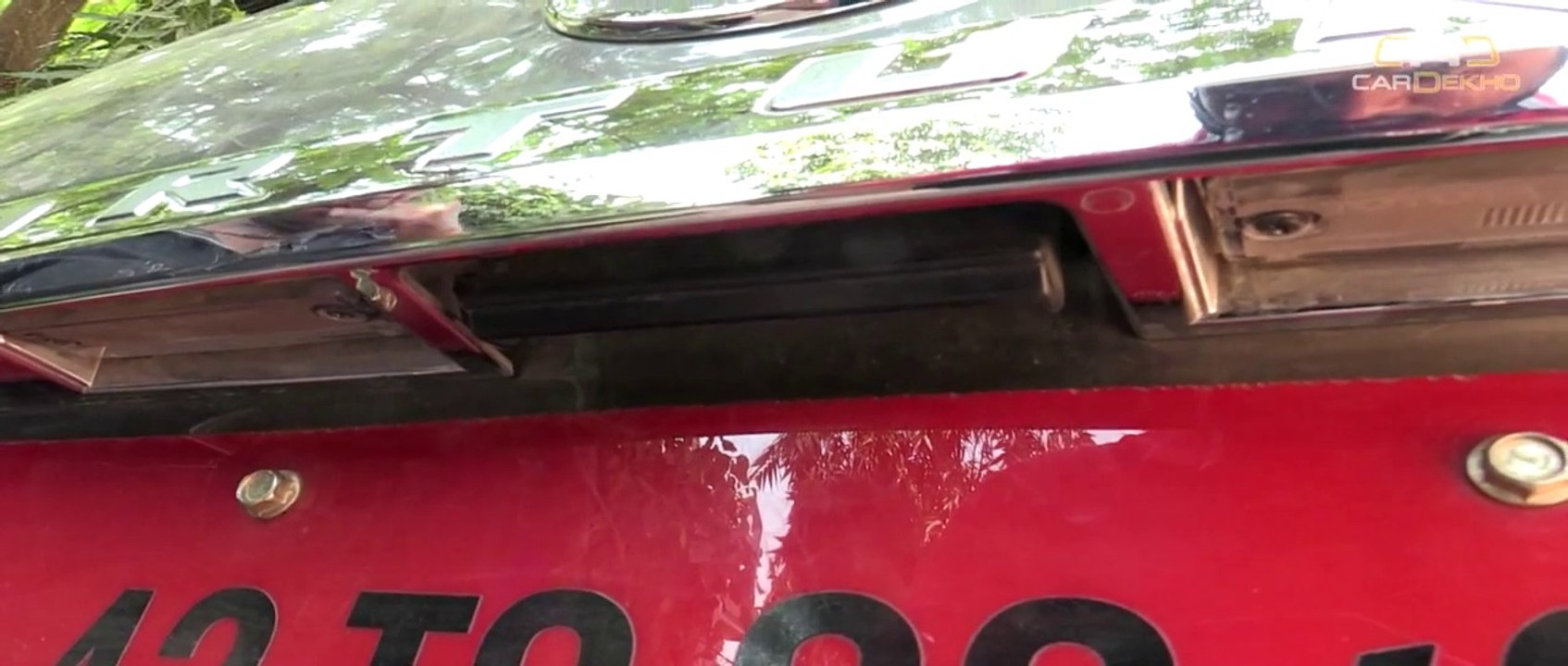 How to Open Boot in Toyota Fortuner - CarDekho.com