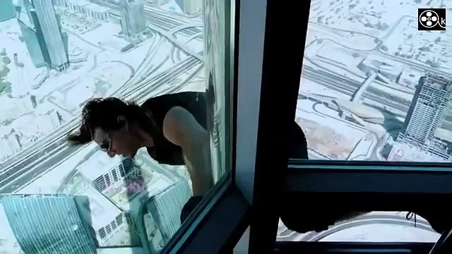 Tom CRUISE Burj Khalifa stunts for Mission Impossible 4