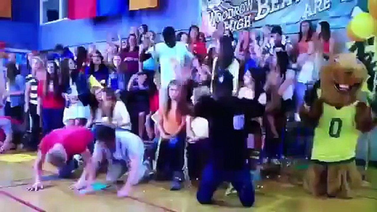 Zoey vs. Taylor in Zapped
