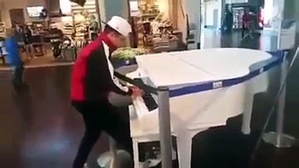 Swag boy plays piano at a mall with talent and style! Yann Tiersen