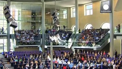 مرکل: پیش از رفراندوم صحبت پیرامون برنامه جدید نجات مالی یونان منتفی است