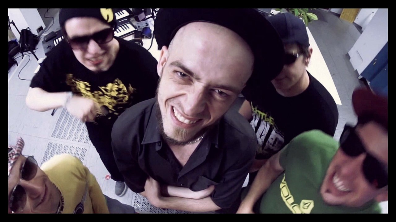 JBB 2015 [8tel-Finale 1/8] - MaddusT vs. EmGi (prod. by Dueze / Vid. by Crackpot Moviez)