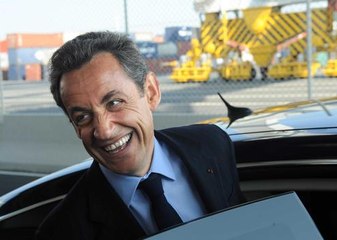 Nicolas Sarkozy décroche le prix de l'humour politique - ZAPPING ACTU DU 01/07/2015