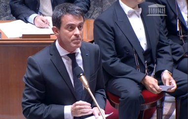 Grèce: Valls condamne les propos de Sarkozy et encense Fillon et Juppé