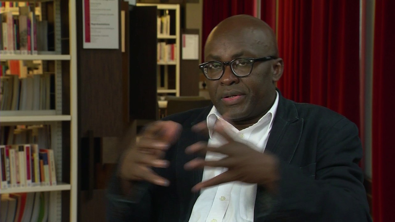 « Trop noire pour être Française ? » : entretien avec Achille Mbembe