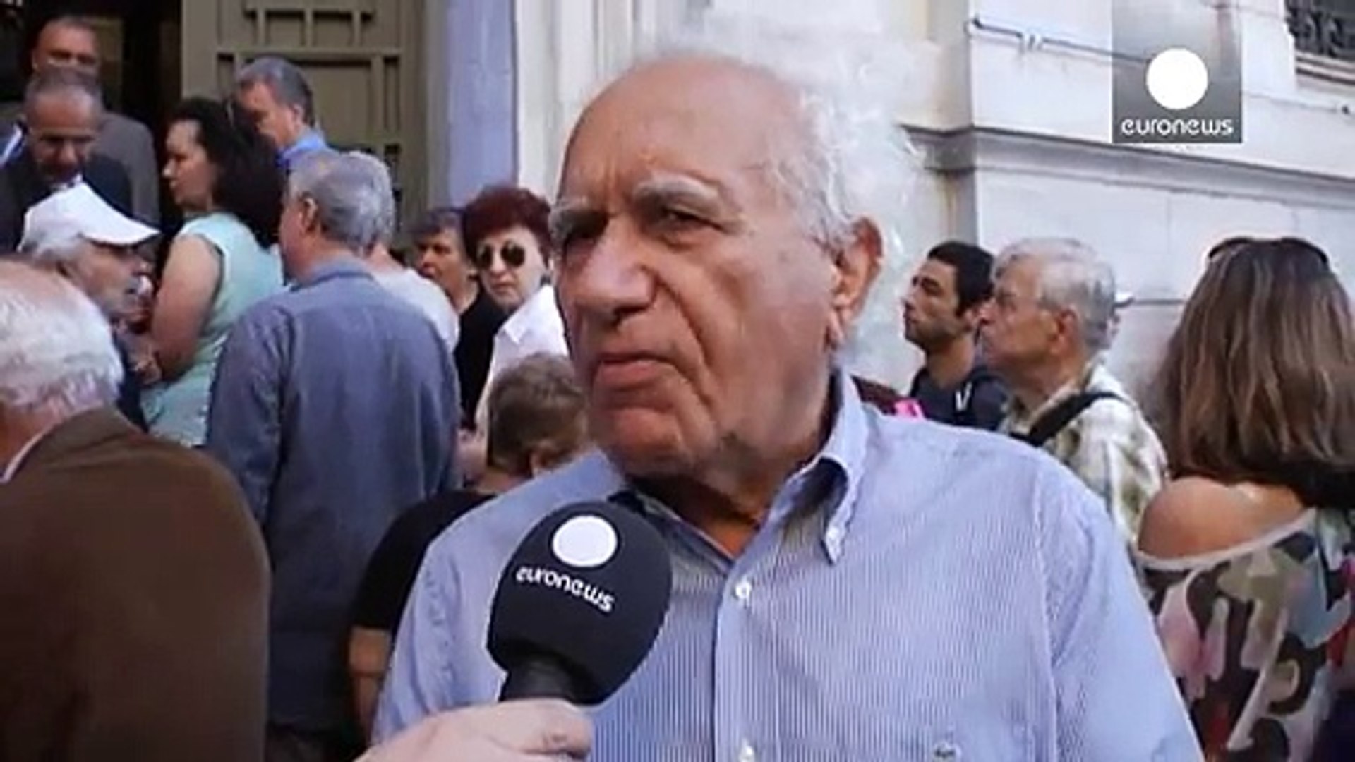⁣Греция: банки открыты, но только для пенсионеров