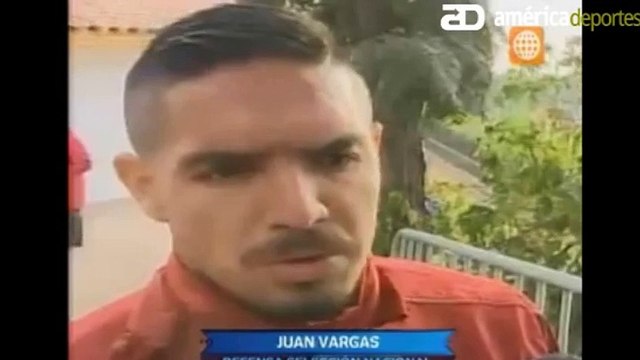 Perú vs. Paraguay: Christian Cueva recibió el cariño de Juan Vargas (VIDEO)