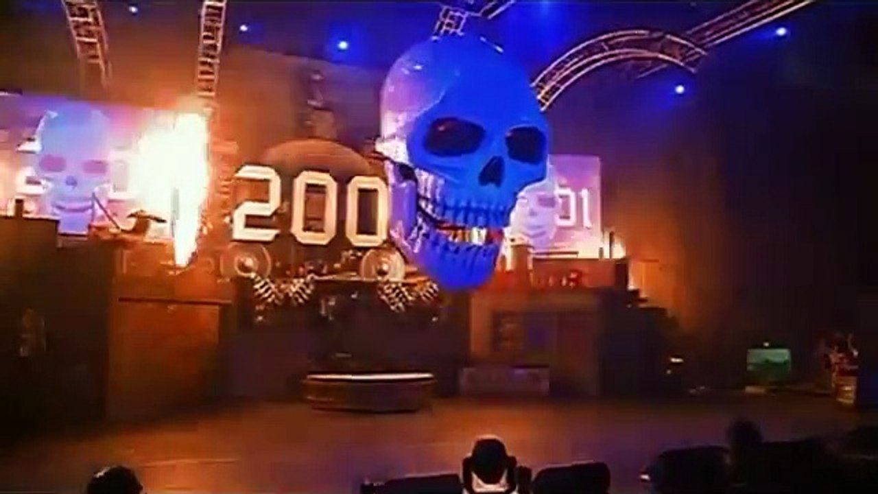 Dr. Dre feat. Eminem & Xzibit - What's The Difference - Live