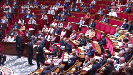 Grèce: Valls tacle Sarkozy et ses "analyses trop rapides"