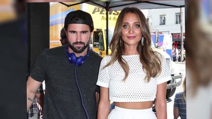 Hannah Davis de Sports Illustrated distribue des glaces à Hollywood