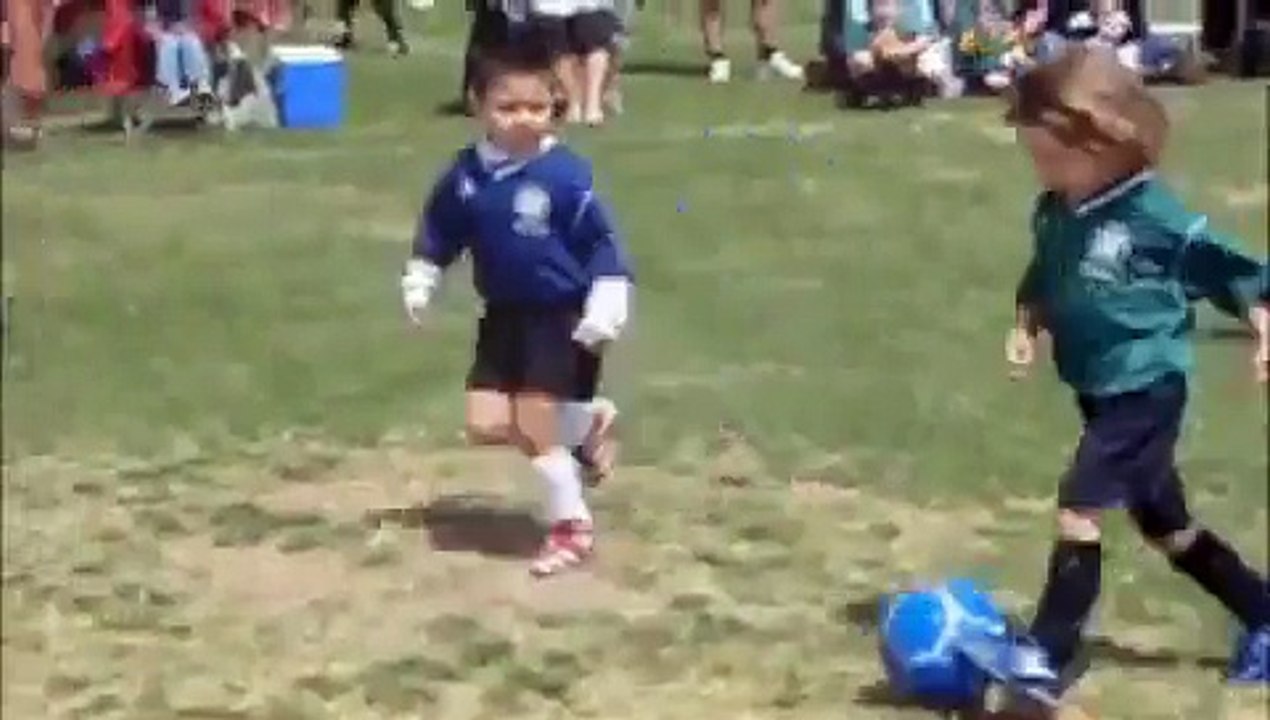 Amazing 4 year old playing soccer