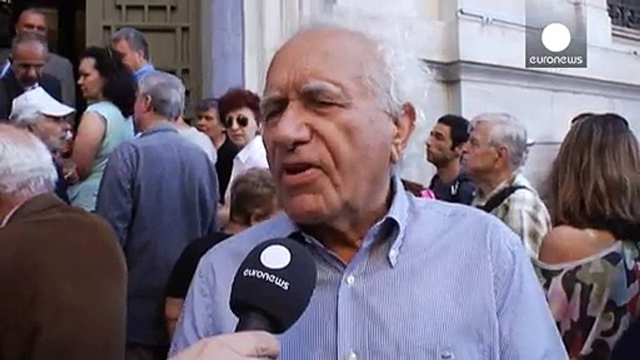 Grèce : les banques ouvrent pour les retraités grecs sans carte de débit