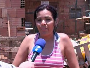 Mãe espanca filha