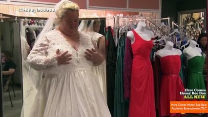 Honey Boo Boo's Mama June Tries On Replica Royal Wedding Dress