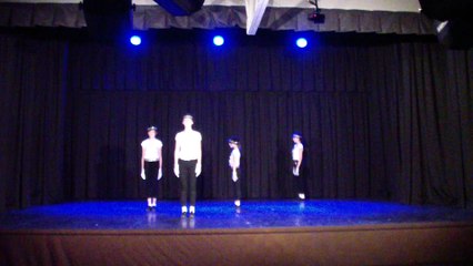 05 HOLLYWOOD TONIGHT  par les 11/13 ANS  gala Romilly 2015