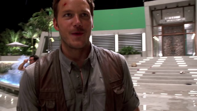 Chris Pratt apprend à siffler sur le tournage de ‪‎Jurassic World‬