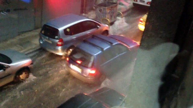 Typhoon Haiyan like batters in Athens - Flood strikes in Athens - Πλημμύρα στην Αθηνά