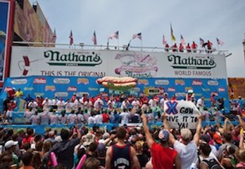 Hot dog still king of Independence Day