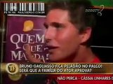 TV FAMA - Bruno Gagliasso surta no Rio de Janeiro no palco
