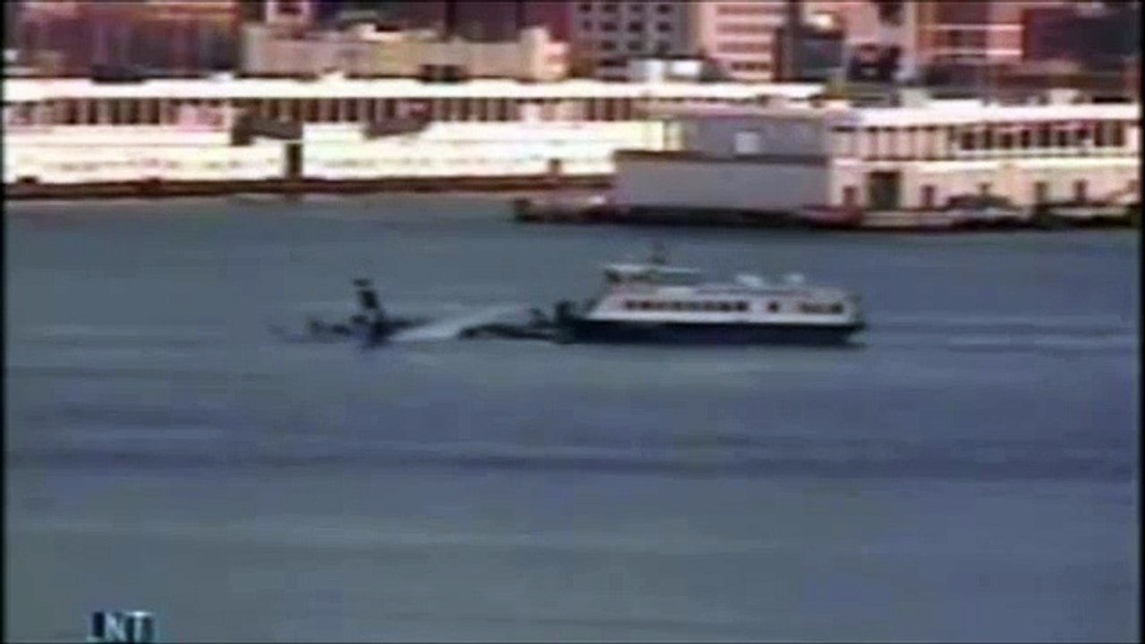 Actual crash video of US Airways 1549 (Annotated and Edited)
